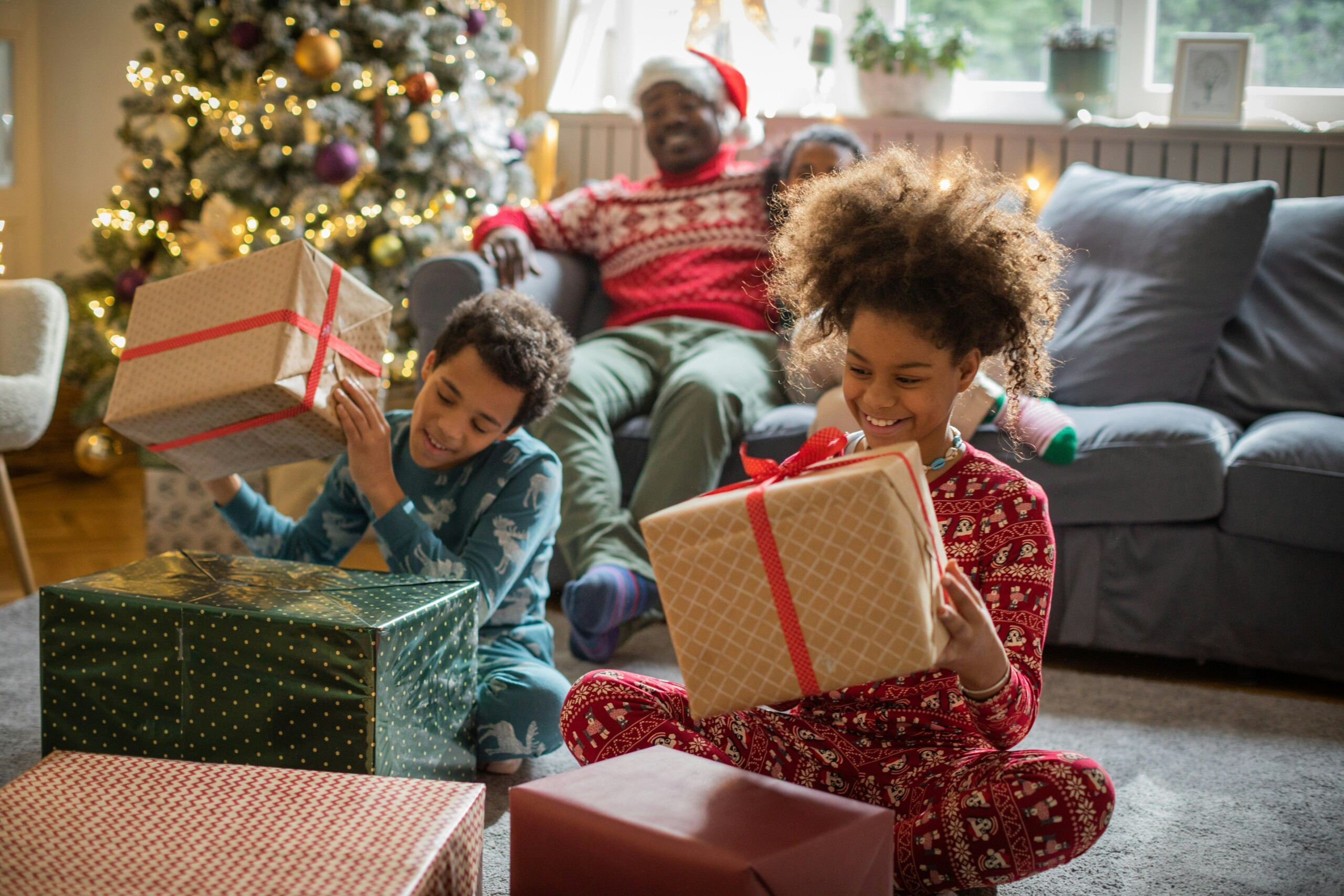 according-to-a-new-survey,-parents-spend-$170-per-kid-on-holiday-gifts